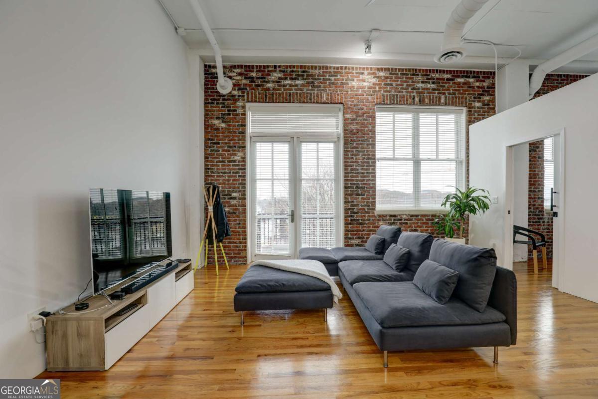 3235 Roswell Road # 703