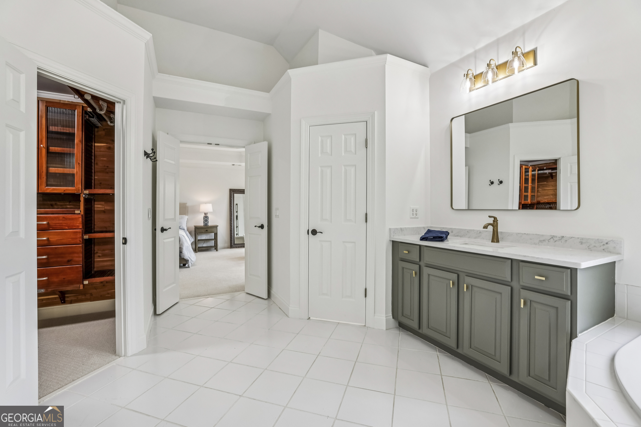 1165 Beacon Hill Crossing