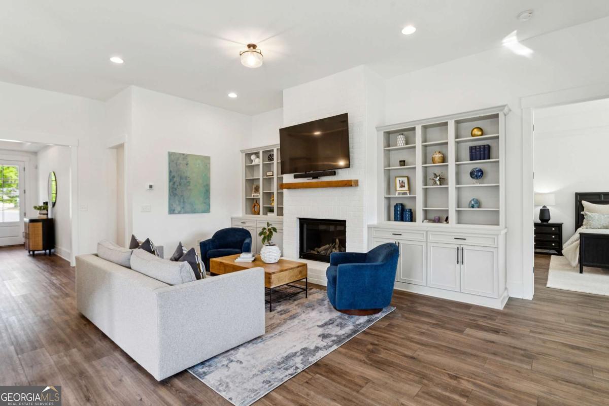 443 Southland Circle