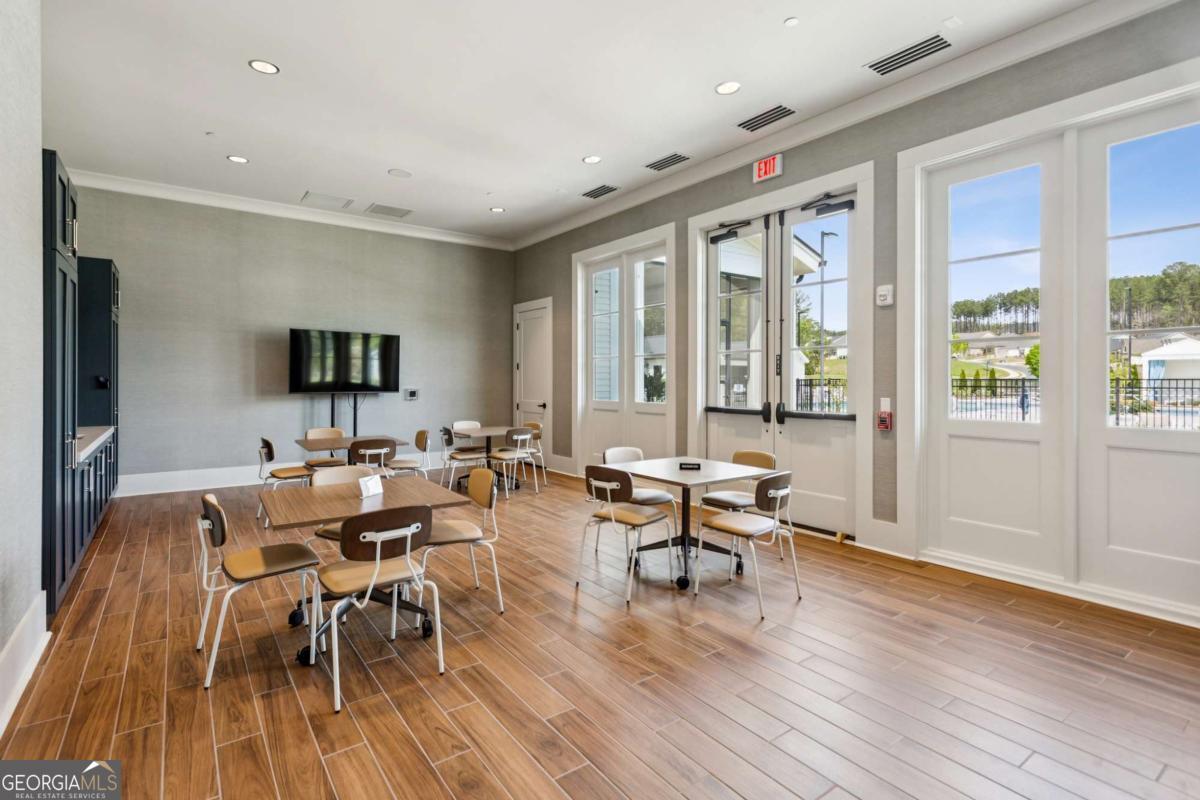 443 Southland Circle