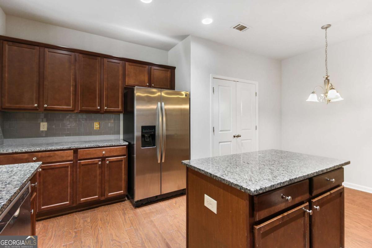 5090 BREEZEWOOD Circle