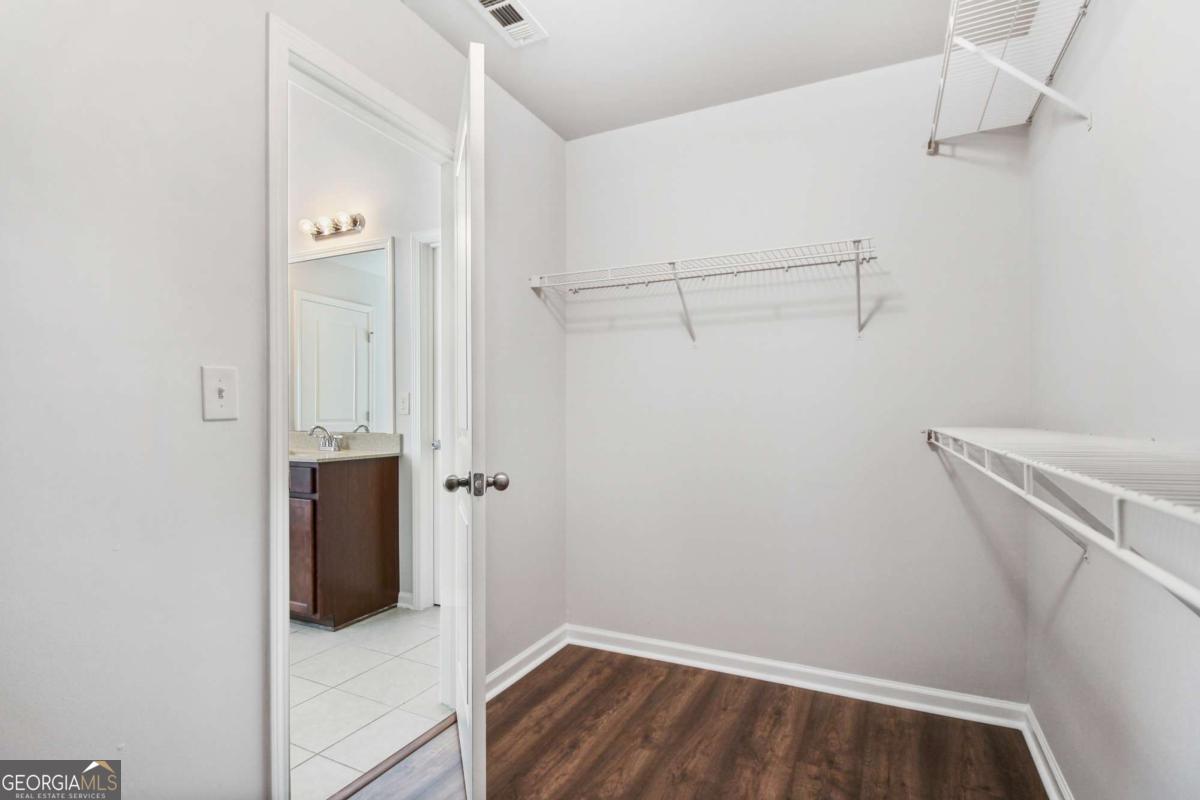 5090 BREEZEWOOD Circle