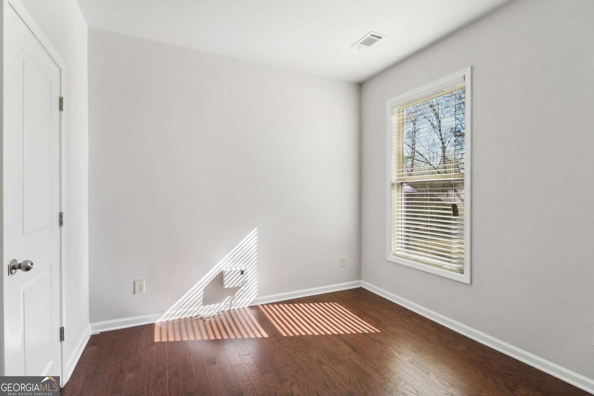 5090 BREEZEWOOD Circle