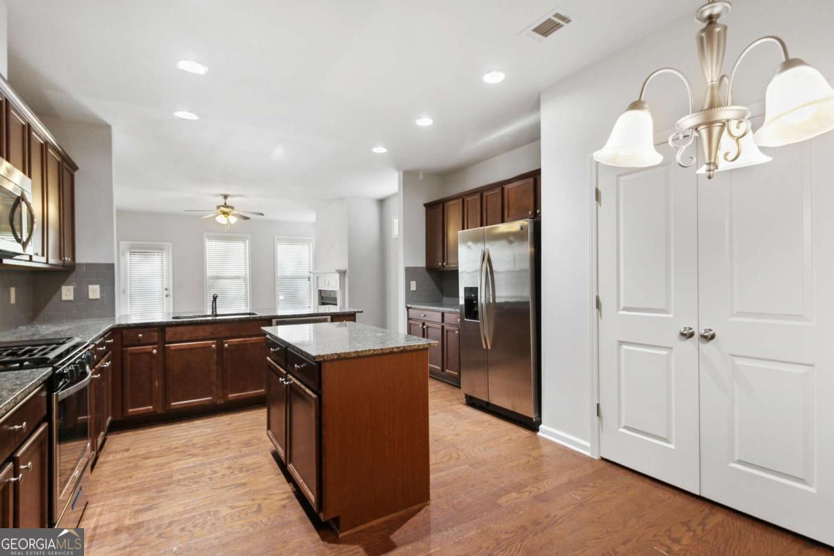 5090 BREEZEWOOD Circle