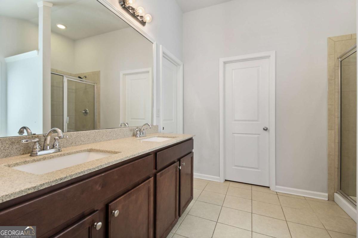 5090 BREEZEWOOD Circle