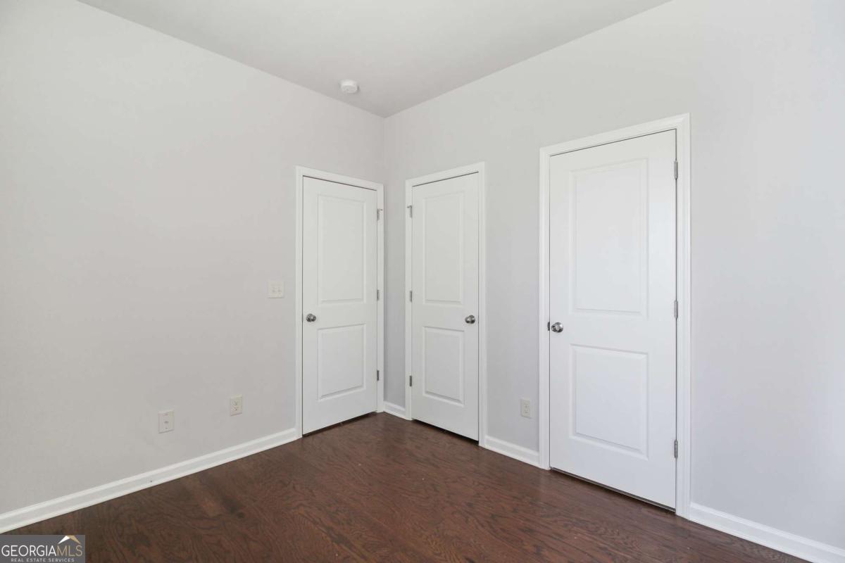 5090 BREEZEWOOD Circle