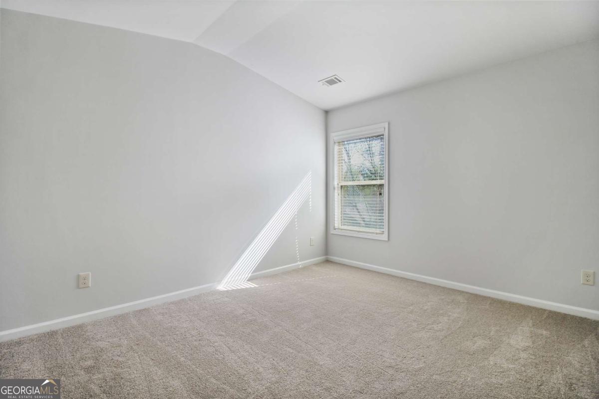 5090 BREEZEWOOD Circle