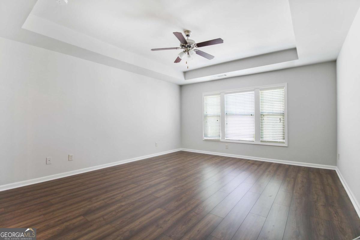 5090 BREEZEWOOD Circle