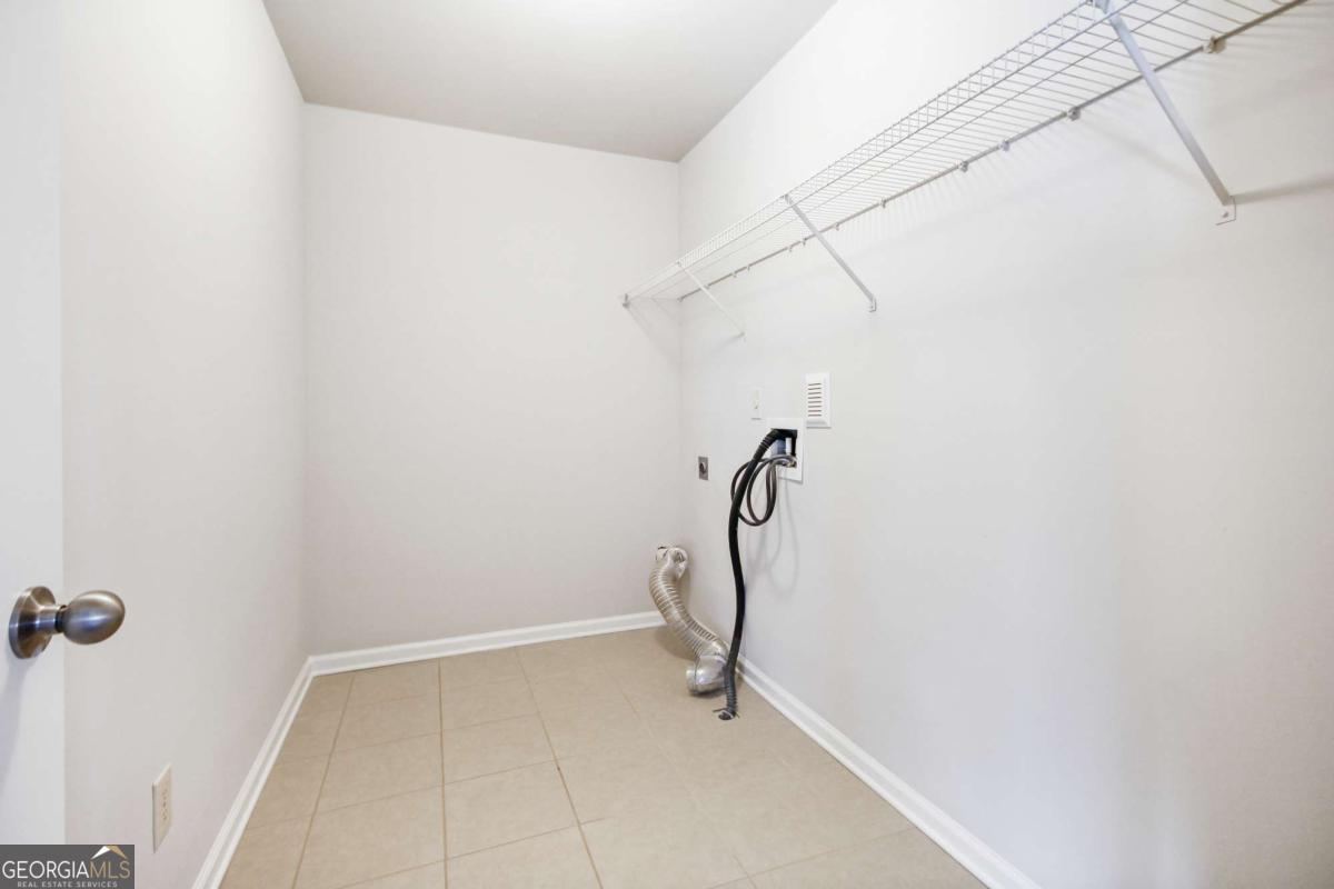 5090 BREEZEWOOD Circle