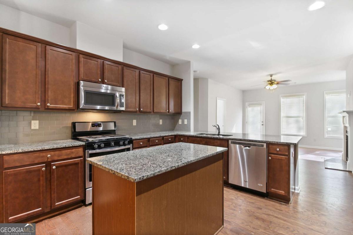 5090 BREEZEWOOD Circle