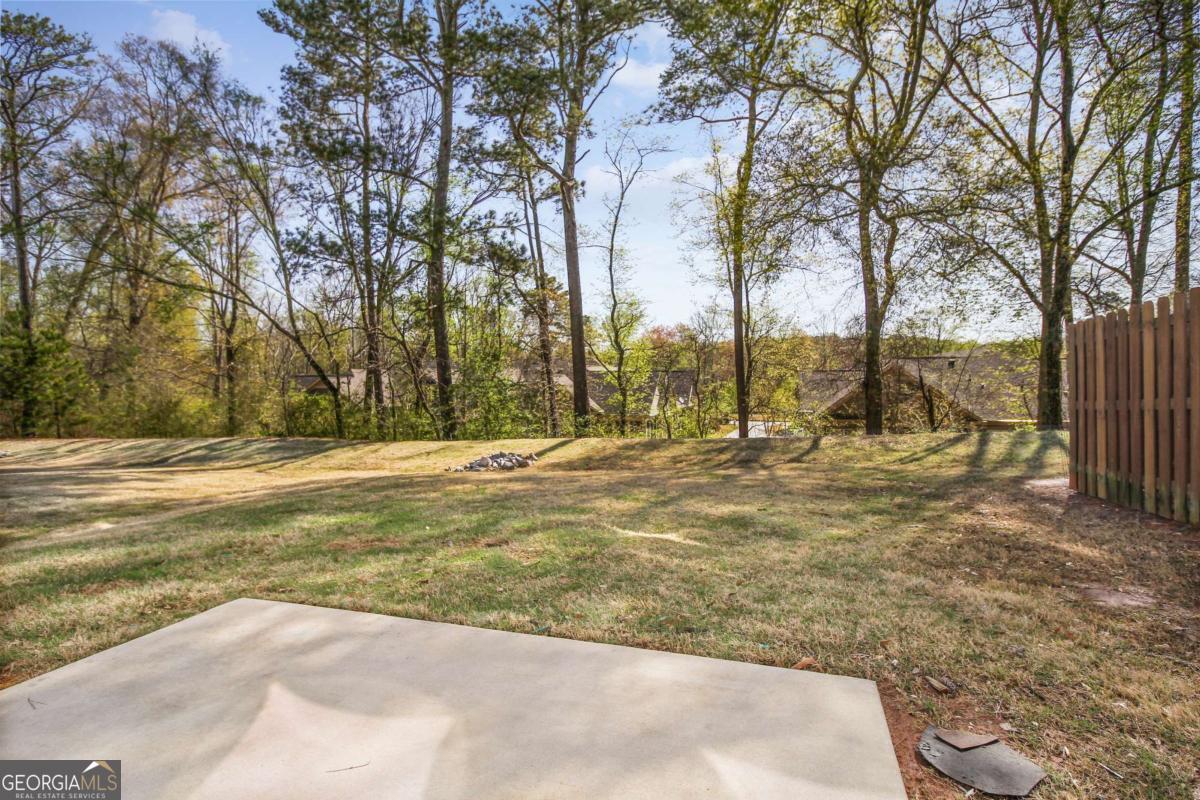 5090 BREEZEWOOD Circle