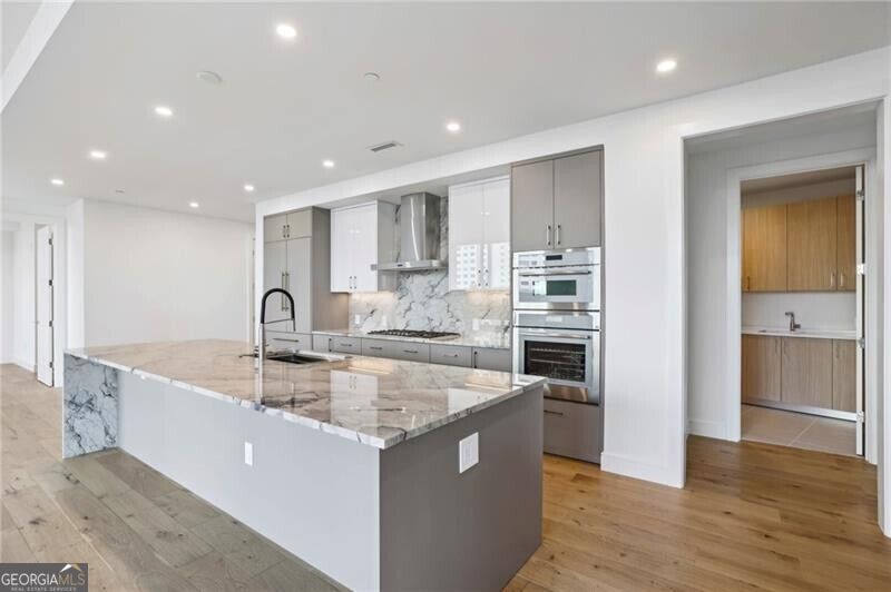 2425 Peachtree Road # 501