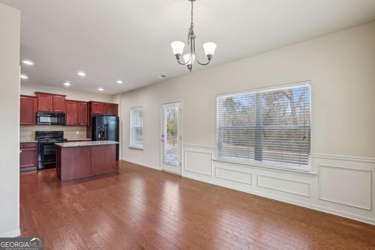 3145 ENGLEWOOD Drive