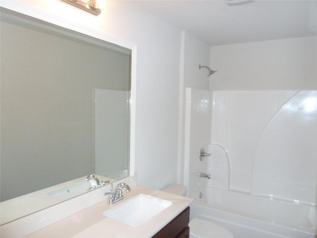 4990 BREEZEWOOD Circle