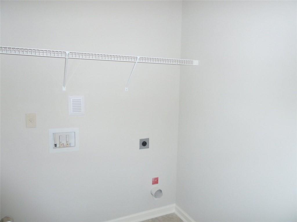 4990 BREEZEWOOD Circle