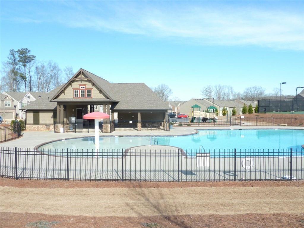 4990 BREEZEWOOD Circle