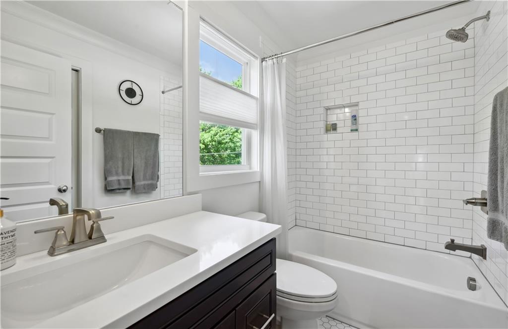 1237 MILTON Terrace SE