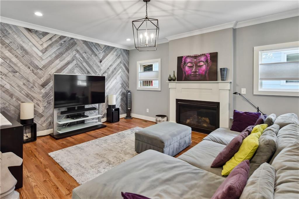 1237 MILTON Terrace SE