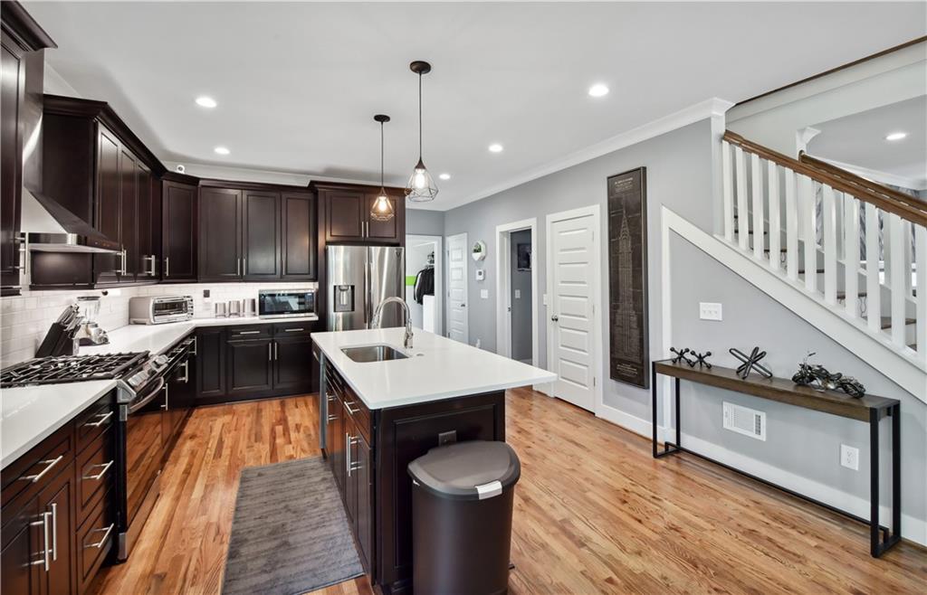 1237 MILTON Terrace SE