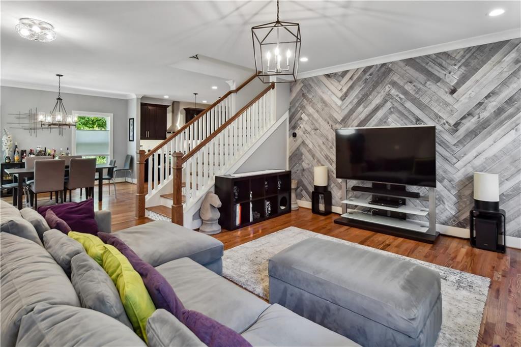 1237 MILTON Terrace SE