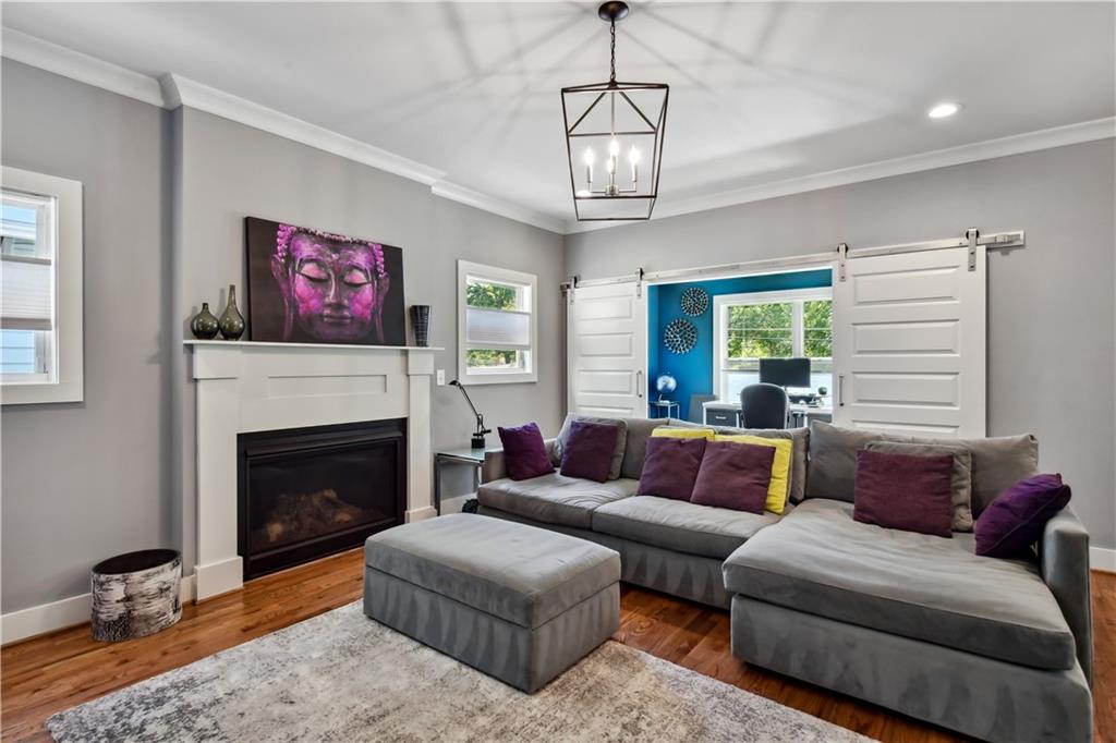 1237 MILTON Terrace SE