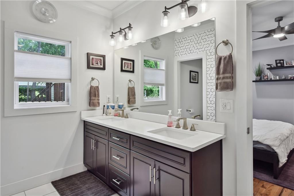 1237 MILTON Terrace SE