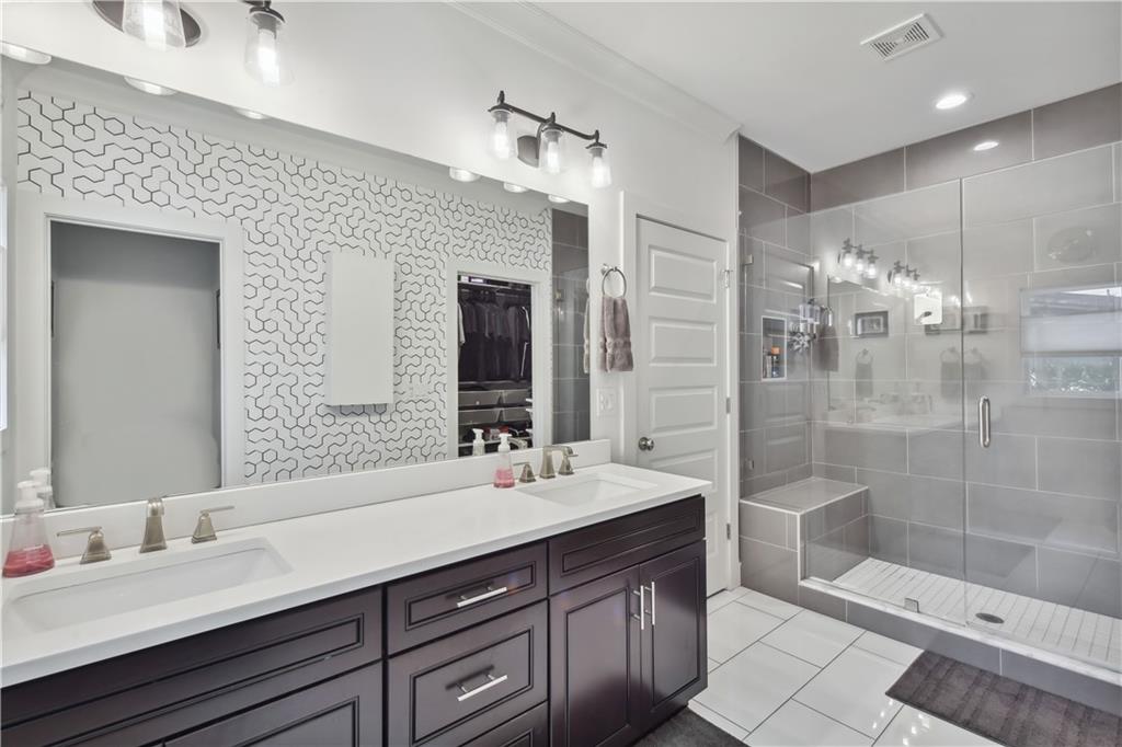 1237 MILTON Terrace SE