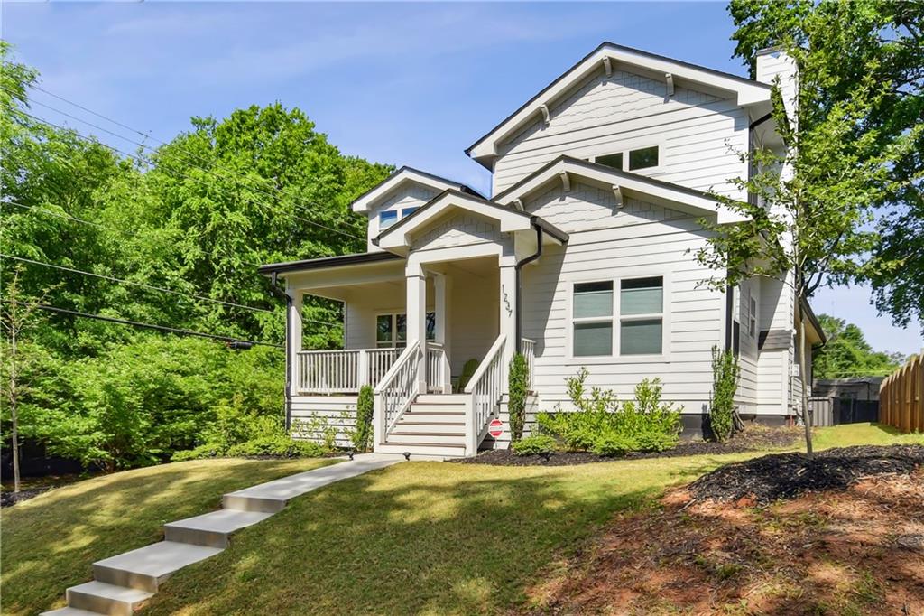 1237 MILTON Terrace SE