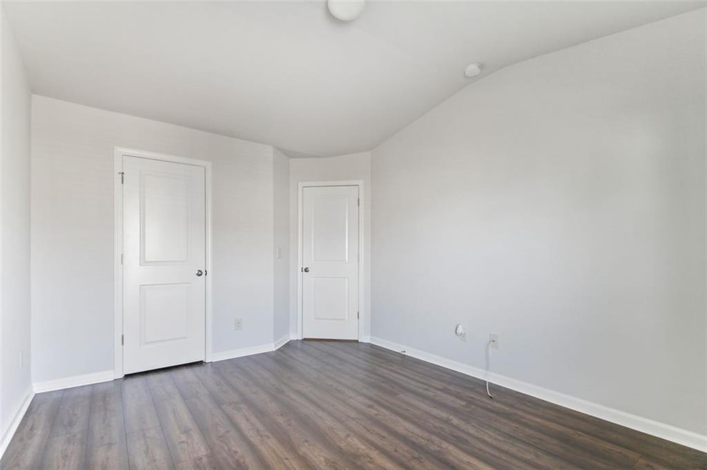 5090 BREEZEWOOD Circle