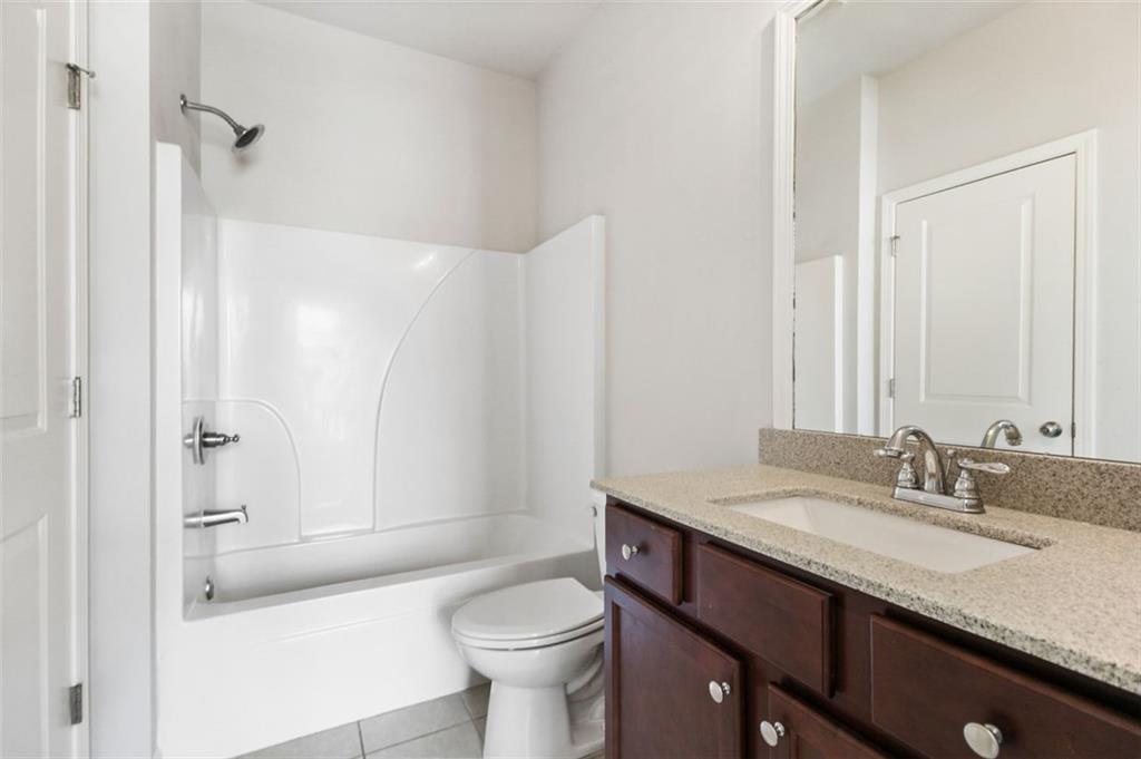 5090 BREEZEWOOD Circle