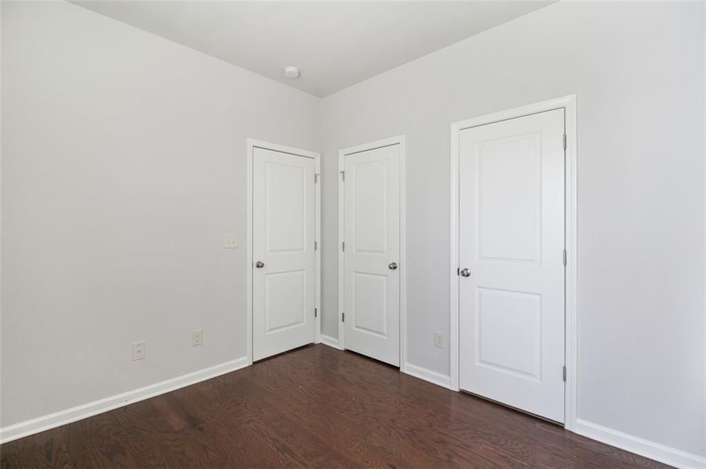 5090 BREEZEWOOD Circle