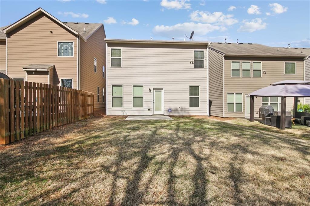 5090 BREEZEWOOD Circle