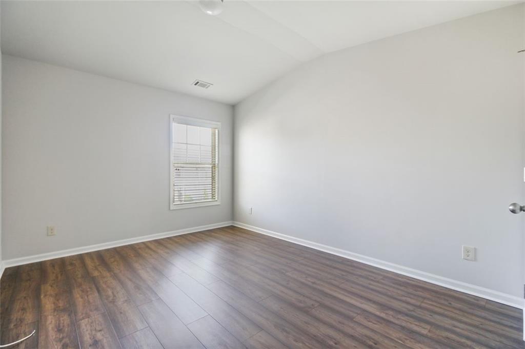 5090 BREEZEWOOD Circle