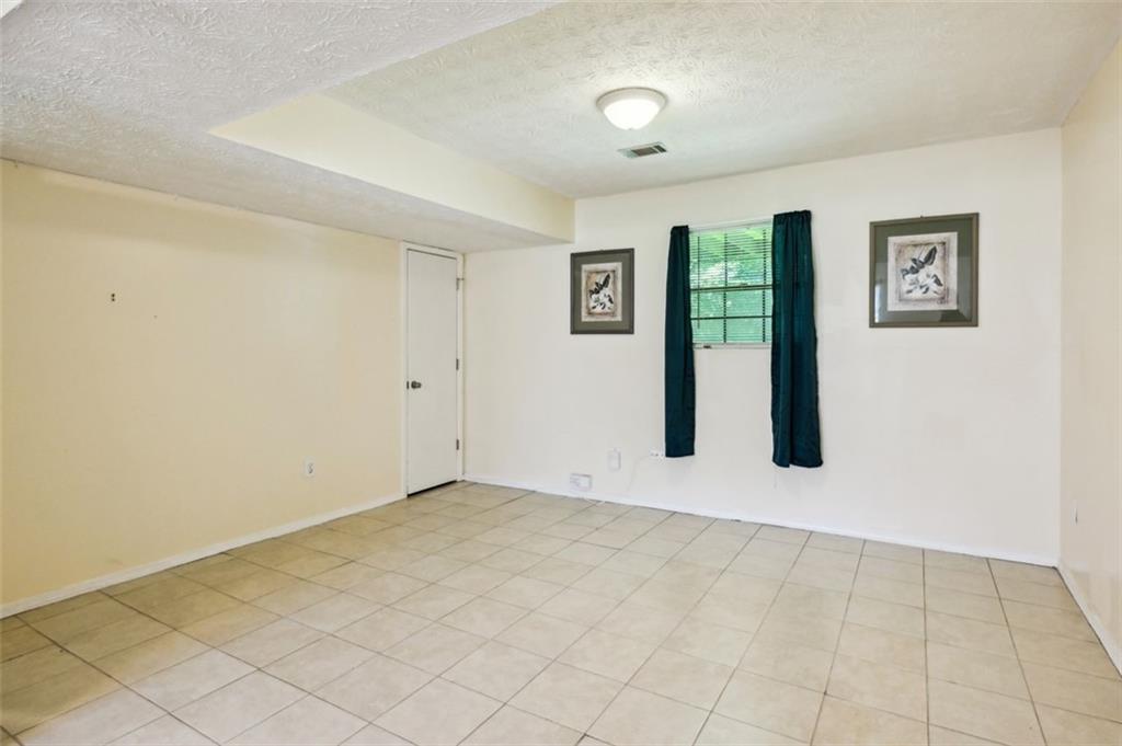 5602 SAINT THOMAS Drive