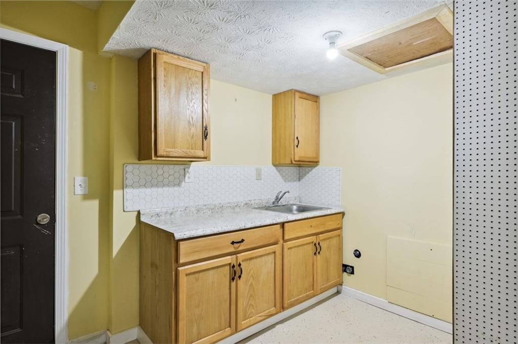 5602 SAINT THOMAS Drive