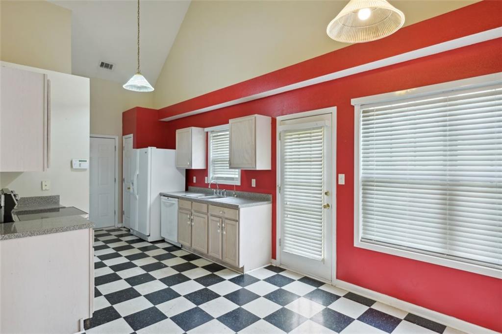 6607 LAKE MILL Trace