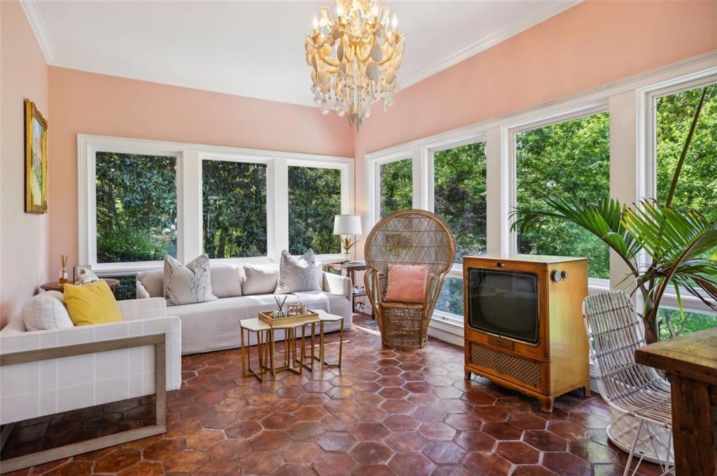 500 TAM OSHANTER Drive SE