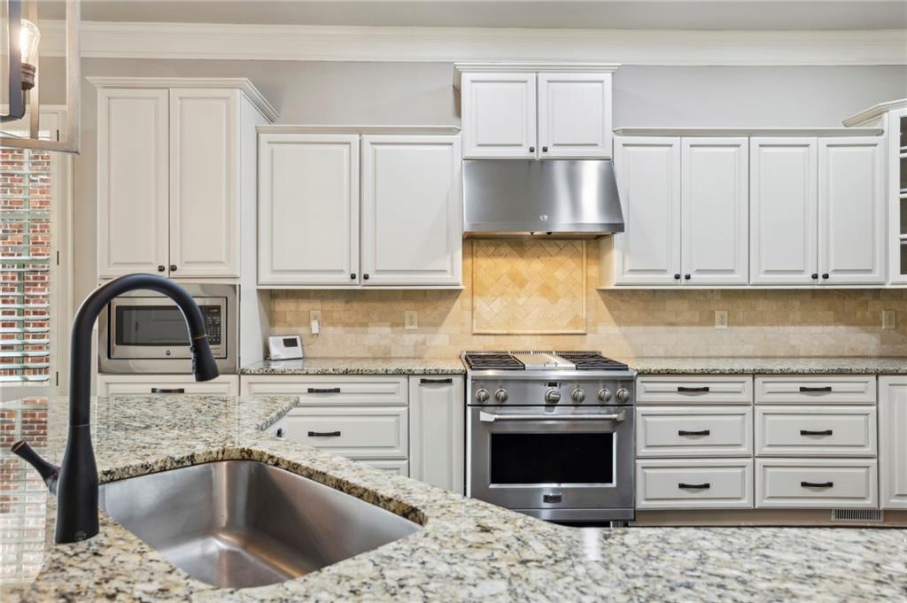 415 Rose Garden Lane