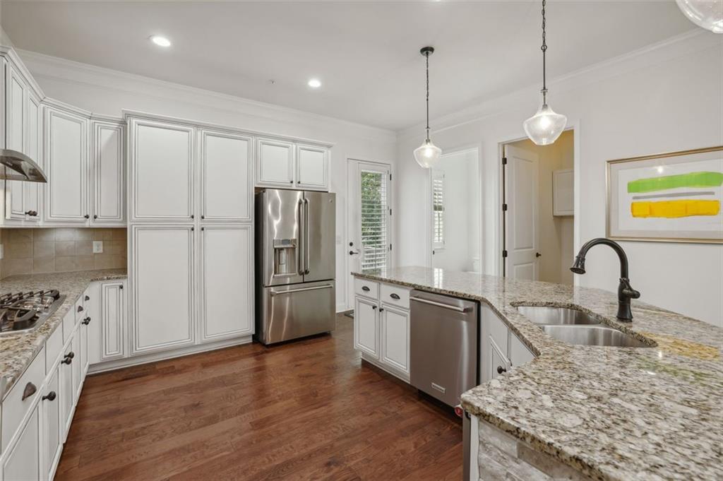 465 ROSE GARDEN Lane