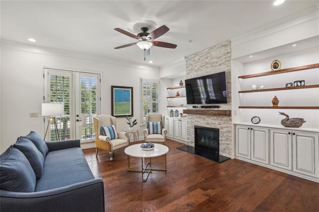 465 ROSE GARDEN Lane