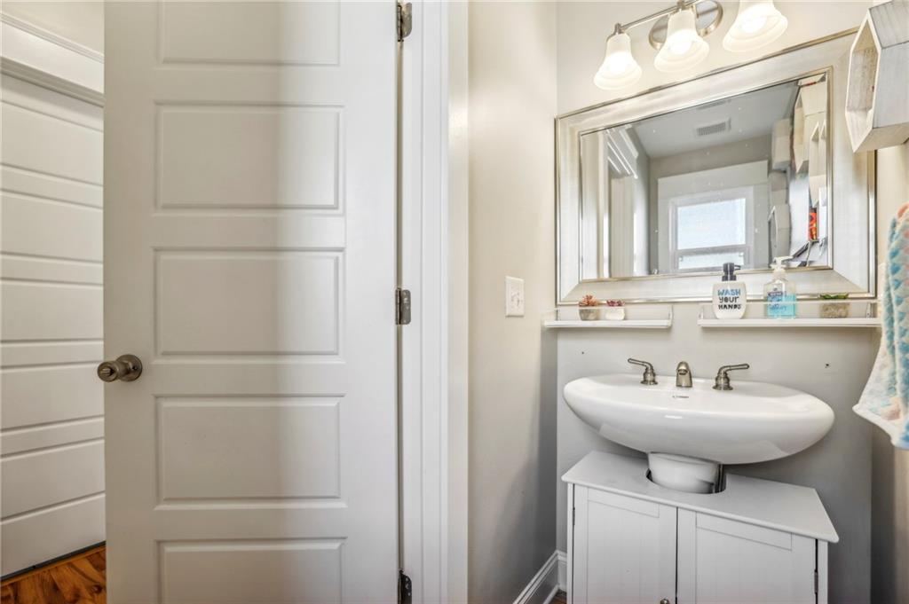 2122 Cavanaugh Avenue SE