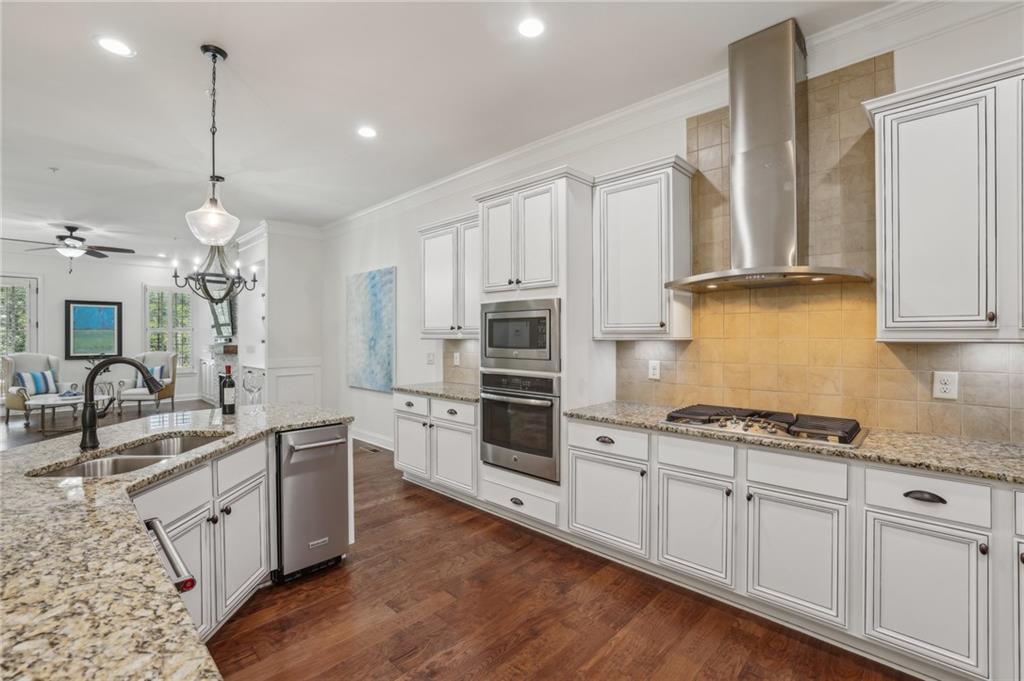 465 ROSE GARDEN Lane