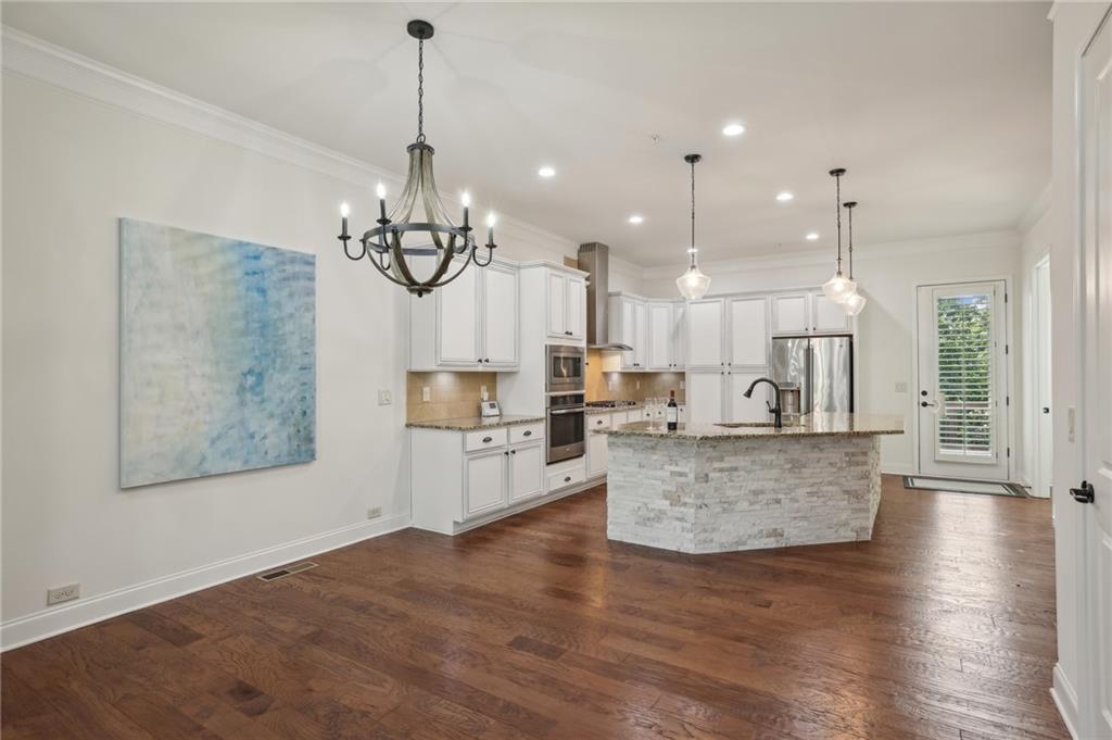 465 ROSE GARDEN Lane