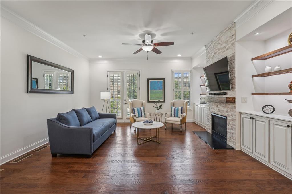 465 ROSE GARDEN Lane