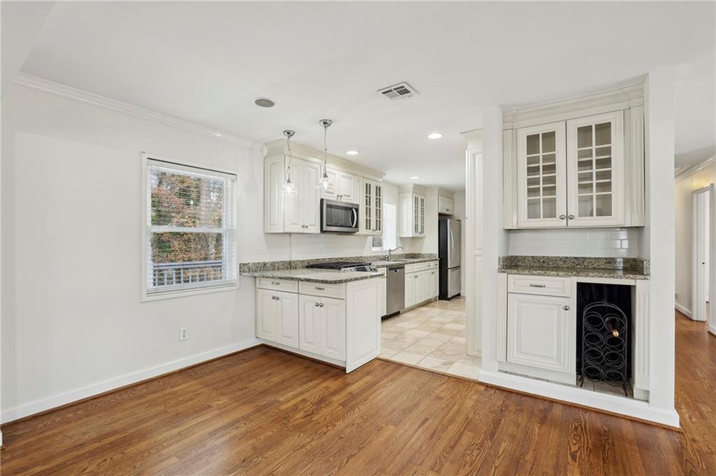 2807 Winding Lane NE