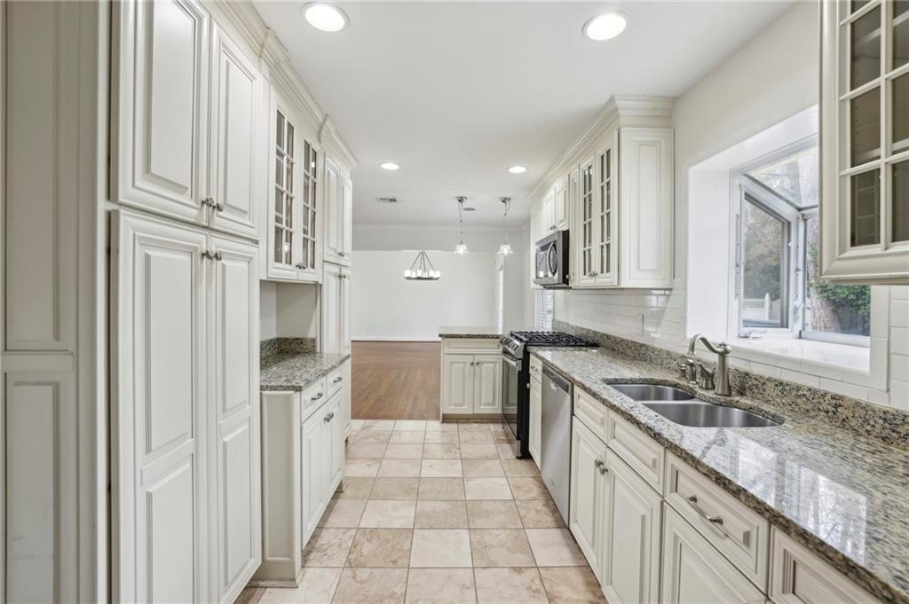 2807 Winding Lane NE