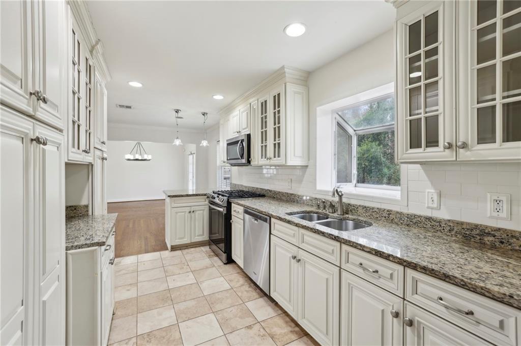 2807 Winding Lane NE