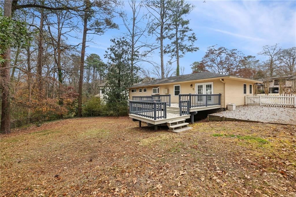 2807 Winding Lane NE