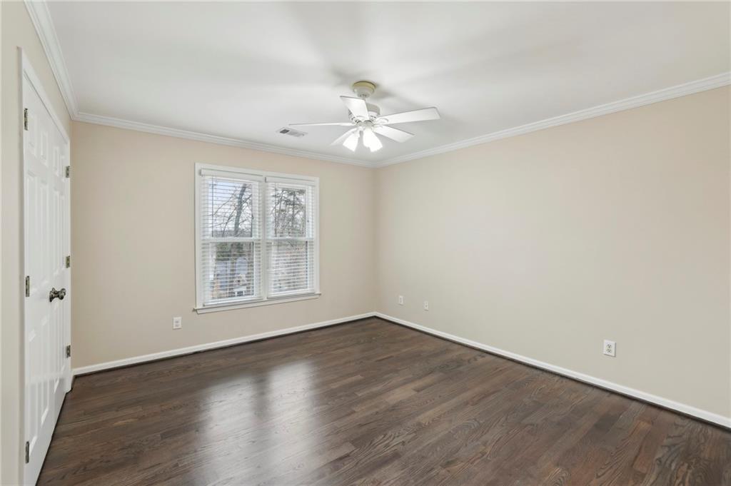 320 Old Sandhurst Station