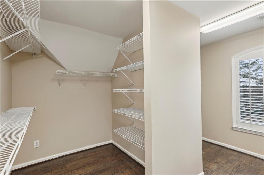 320 Old Sandhurst Station